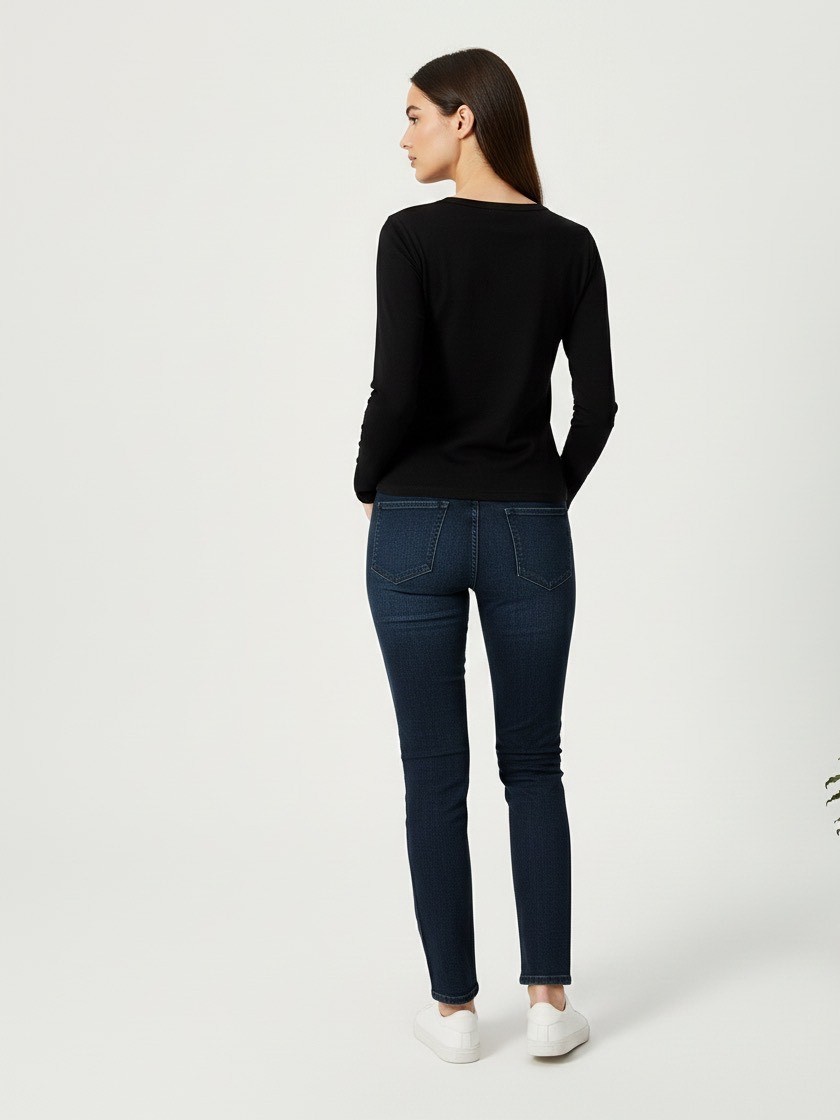 Bisiklet yakalı ve uzun kollu tişört. - 3